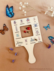 Kids View Finder: Double-sided garden critters and insect viewfinder, ideal for children to explore and inspect nature through magnified images.