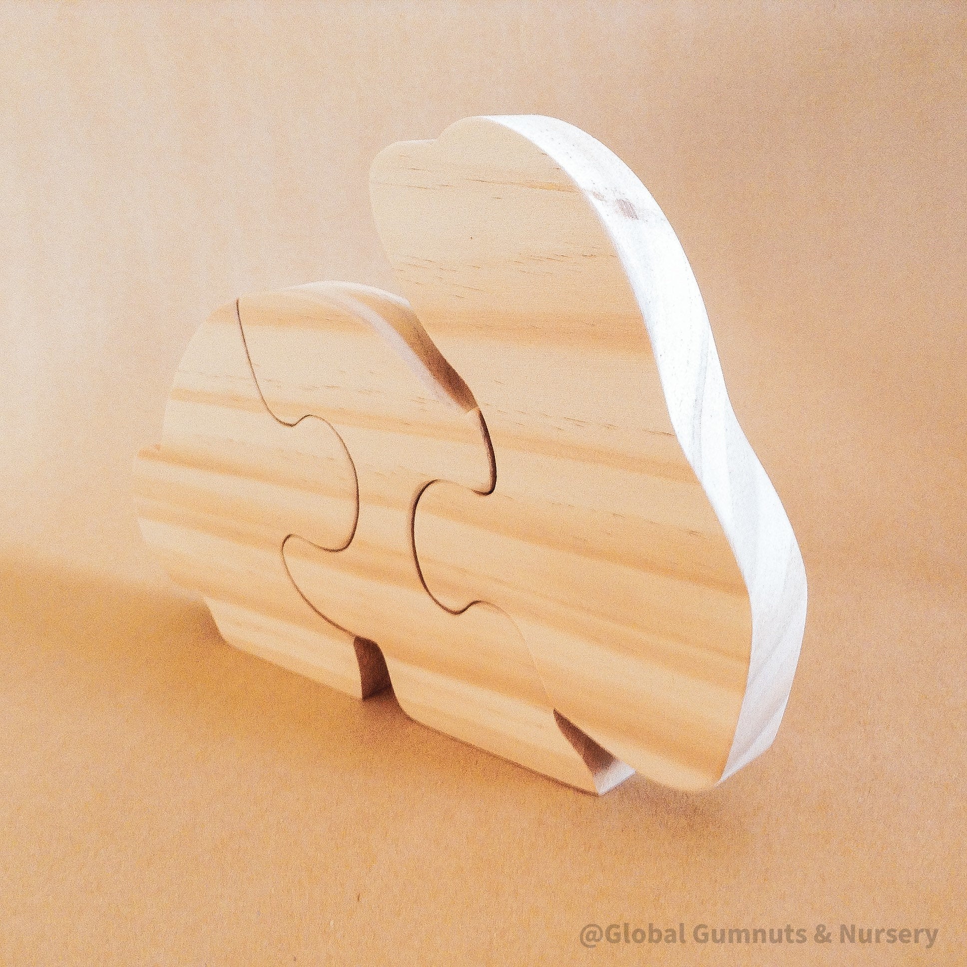 Rabbit Puzzle – Eating Rabbit Design: Handcrafted wooden puzzle featuring a cute rabbit, perfect for Easter decorations or small world play.