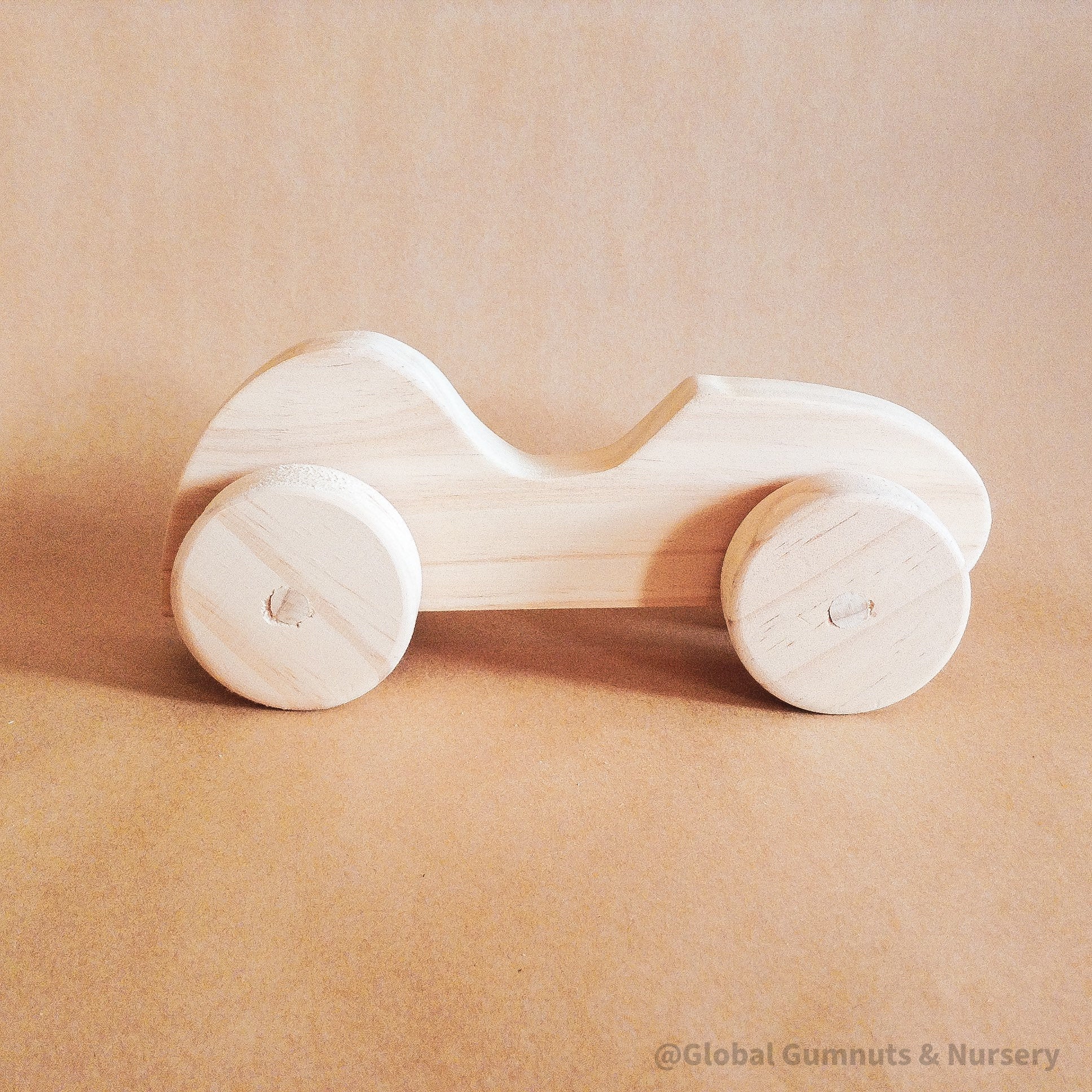Race Car Push Pull Toy – My First Car Gift: Wooden push-pull toy car, perfect for young children exploring vehicle play.