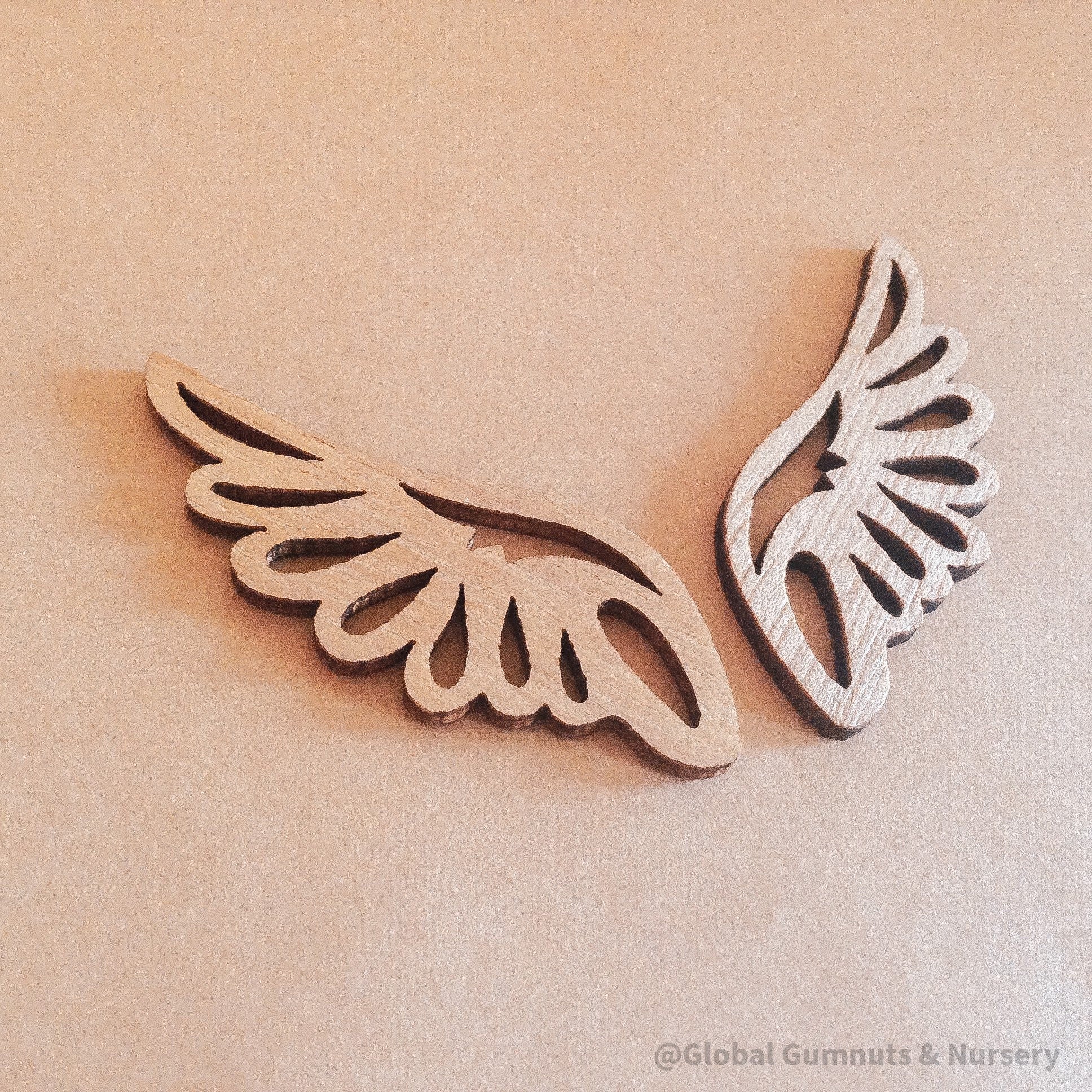 Wooden fairy wings for peg dolls (set of 2, 6cm), a whimsical crafting supply.