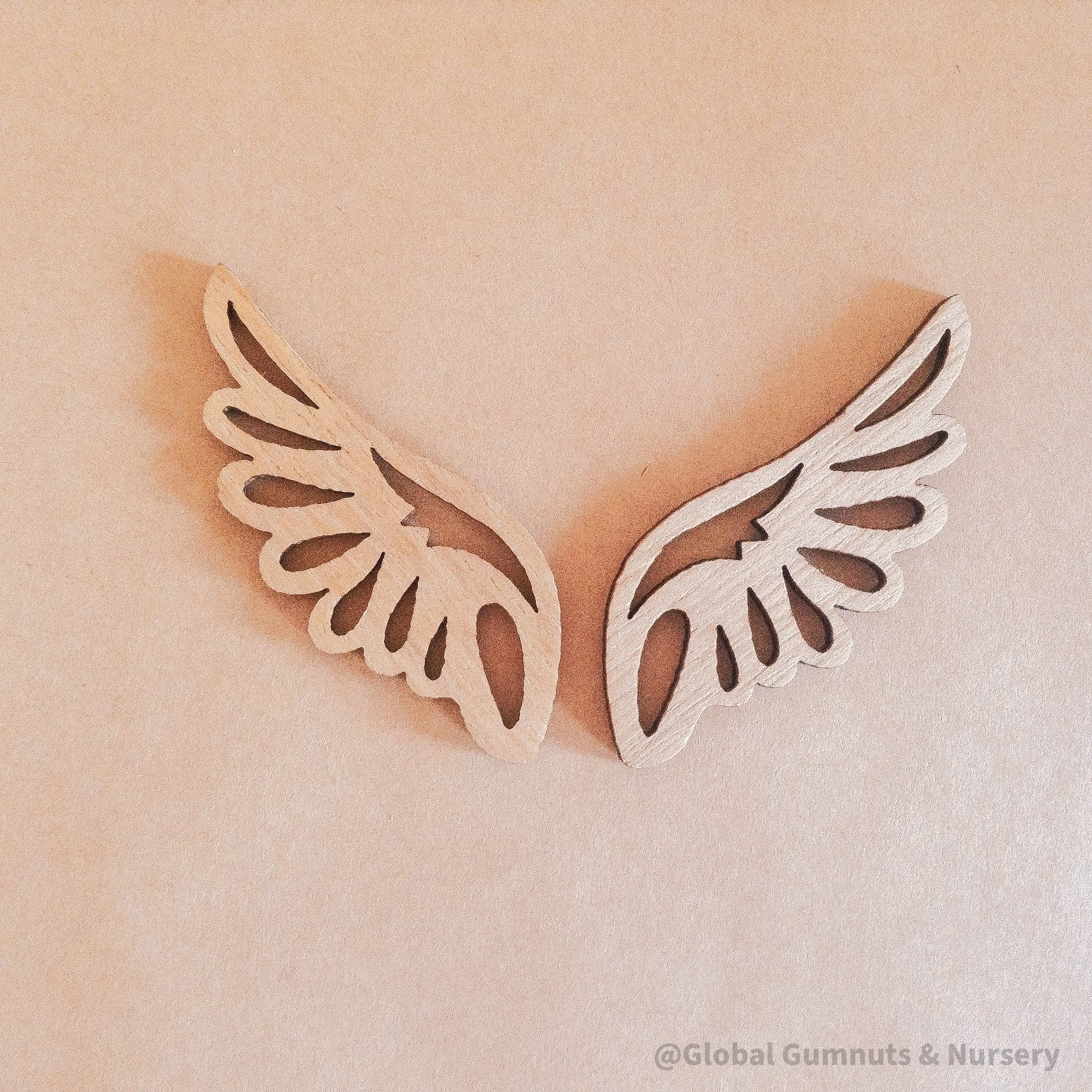 Wooden fairy wings for peg dolls (set of 2, 6cm), a whimsical crafting supply.