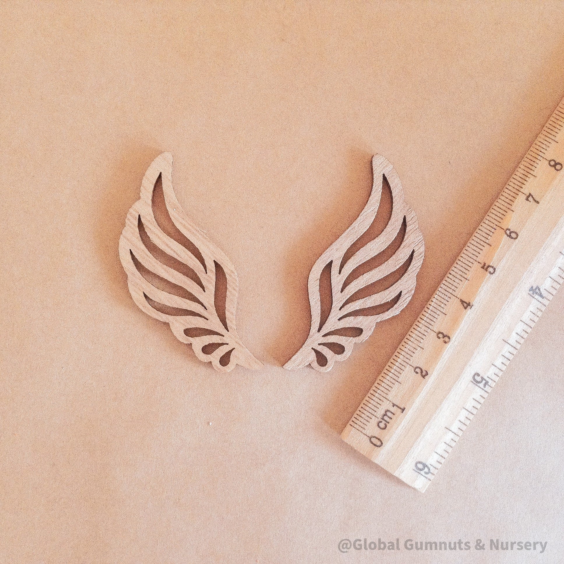 Wooden fairy wings for peg dolls (set of 2, 6cm), a whimsical crafting supply.