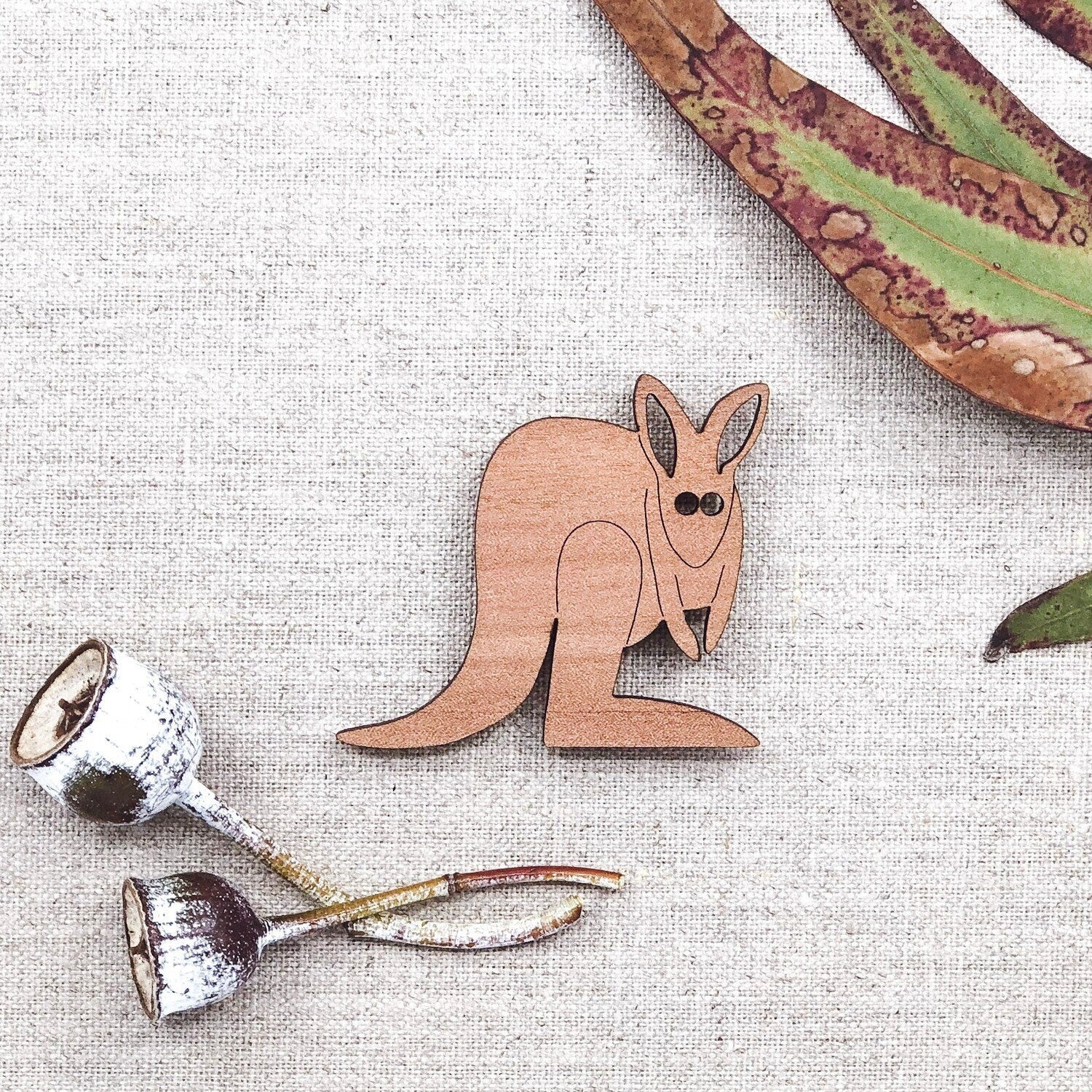 Kangaroo magnet, a charming souvenir and gift idea showcasing Australian wildlife.
