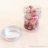 Colección de capullos de rosa secos