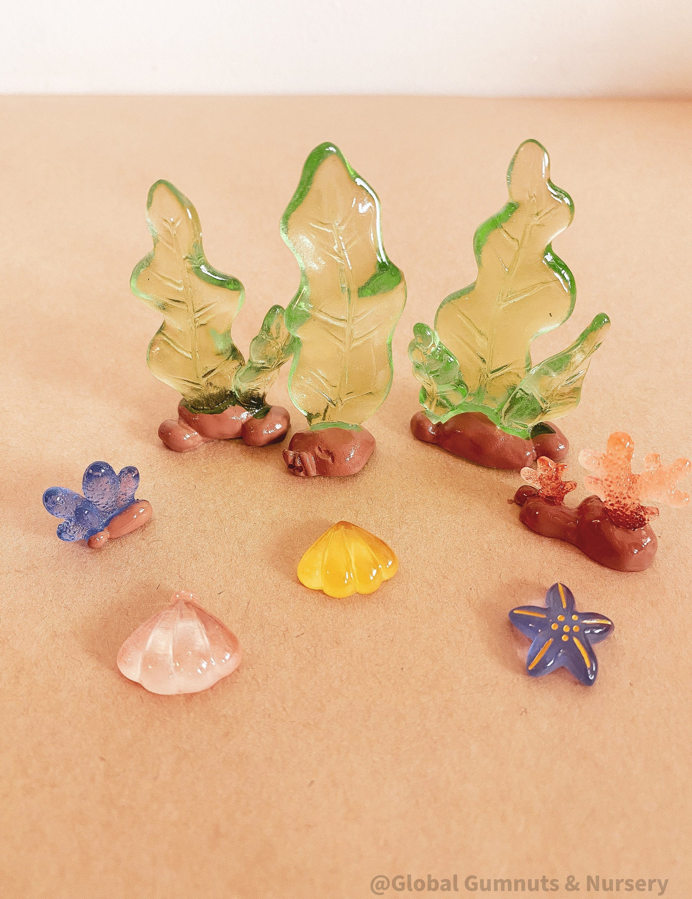 Marine park miniatures set, perfect for diving into imaginative ocean adventures.

