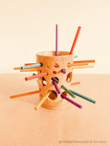 Vaso de hilo y juego arcoíris con husillos