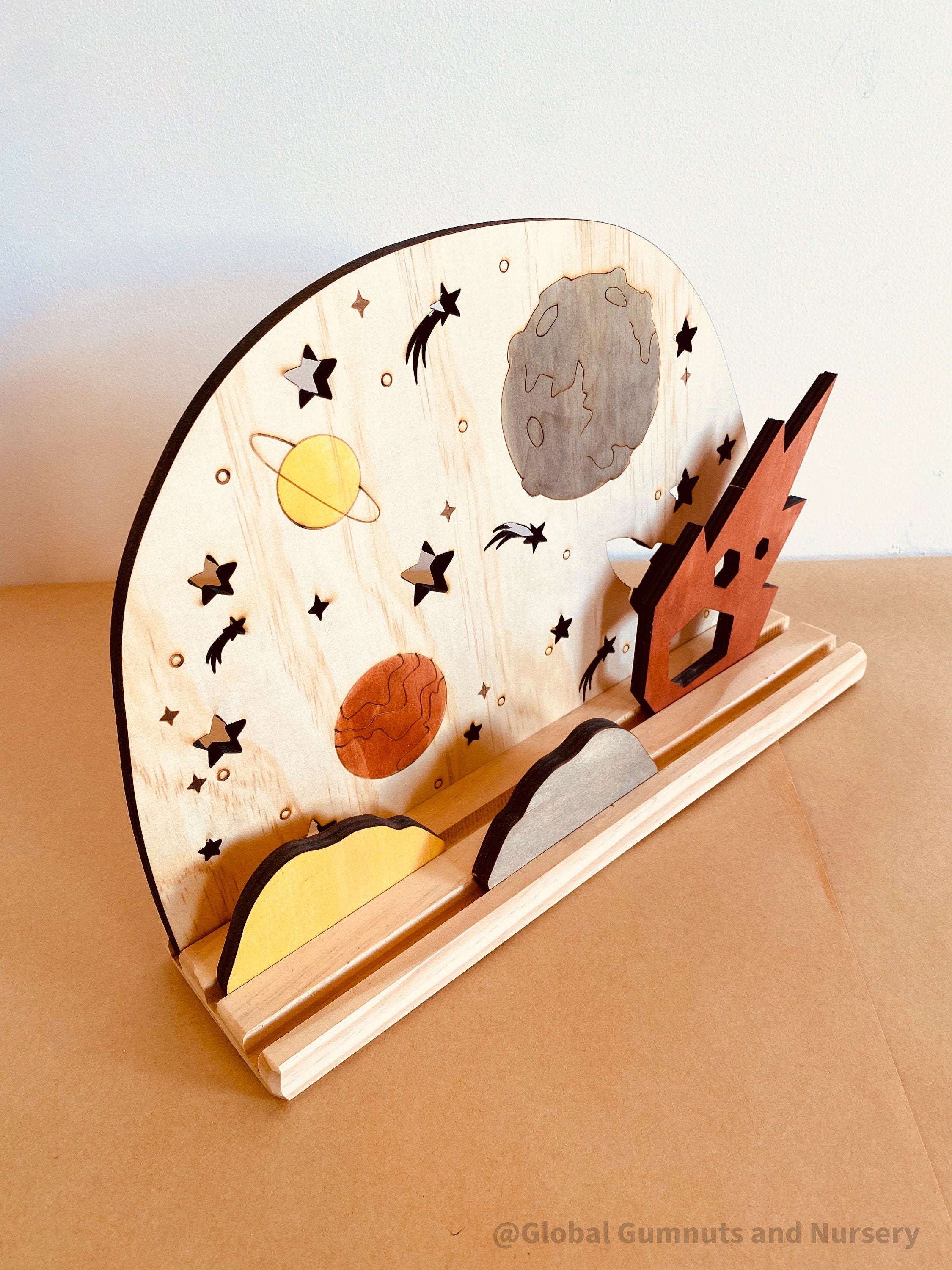 Space Story Stage: Space adventure play set with planets and stars.