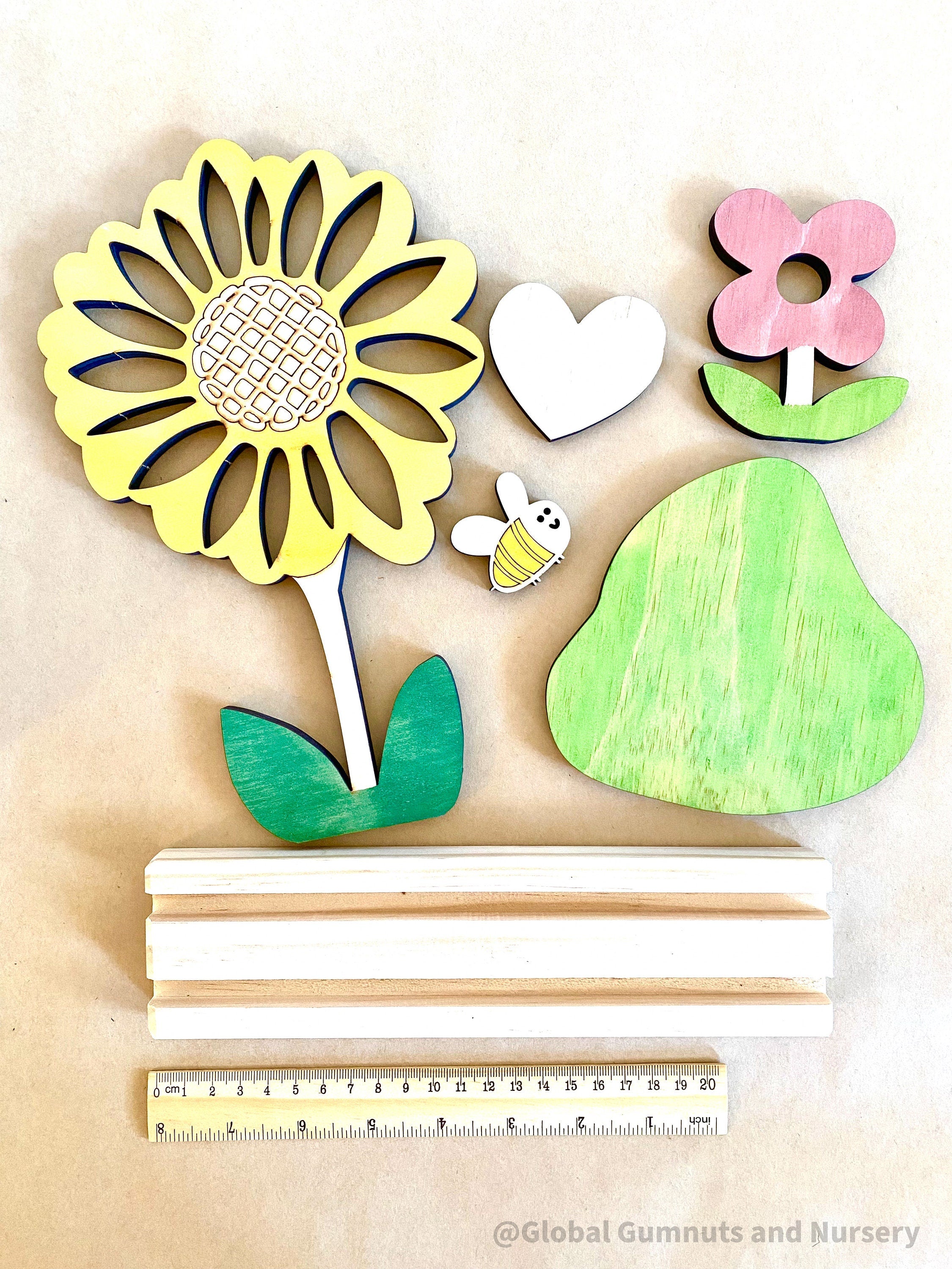 Sunflower Garden Story Stage Collection: Storytelling set with a garden theme for small-world adventures.