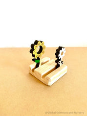 mini flower display with stand: floral decor with a stand for small-world scenes and displays.