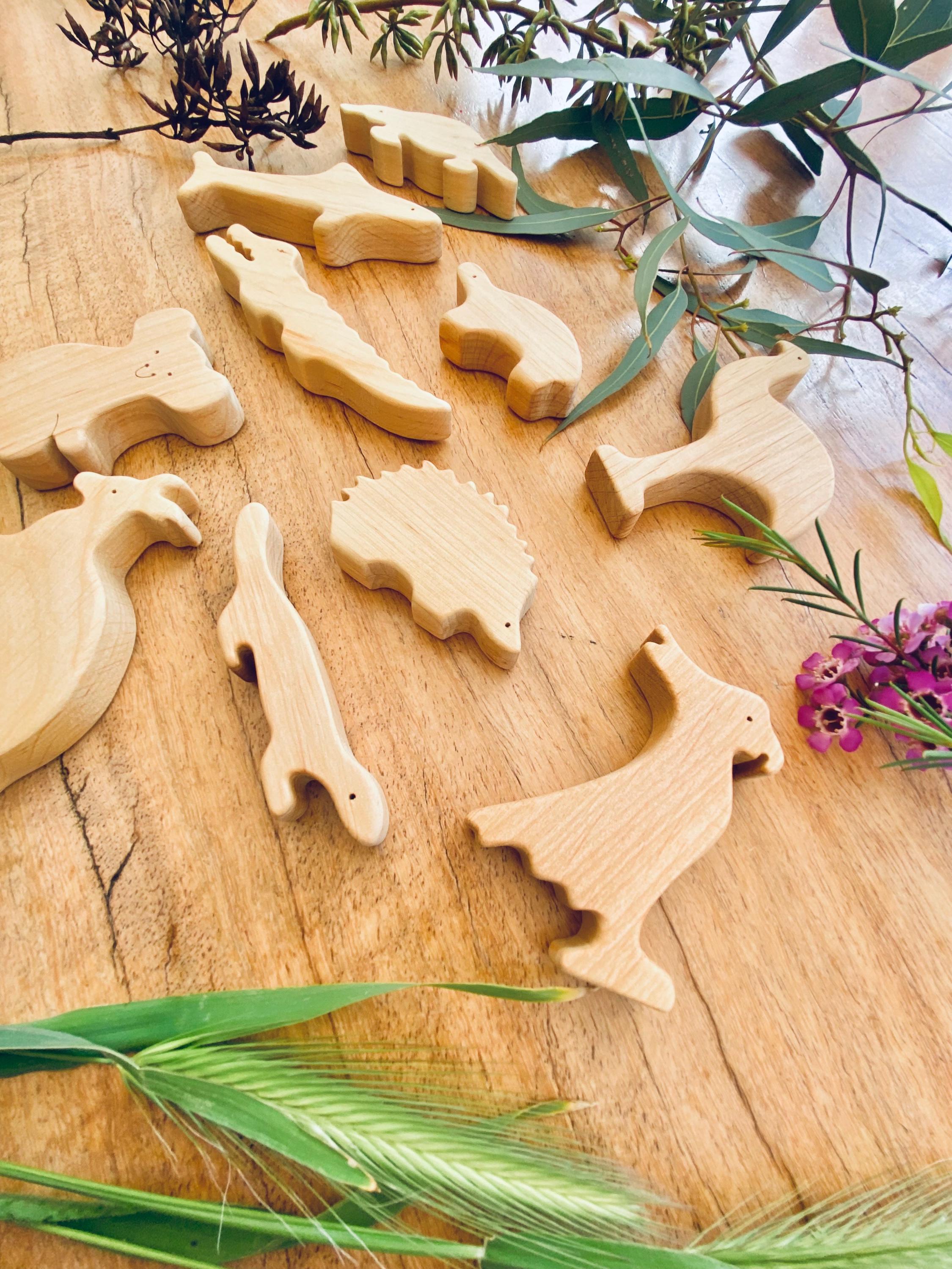 australian wood animals set: 10 wooden australian animals for creative play and learning.