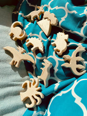 wooden dinosaur set: 10-piece wooden dinosaur set for prehistoric play.